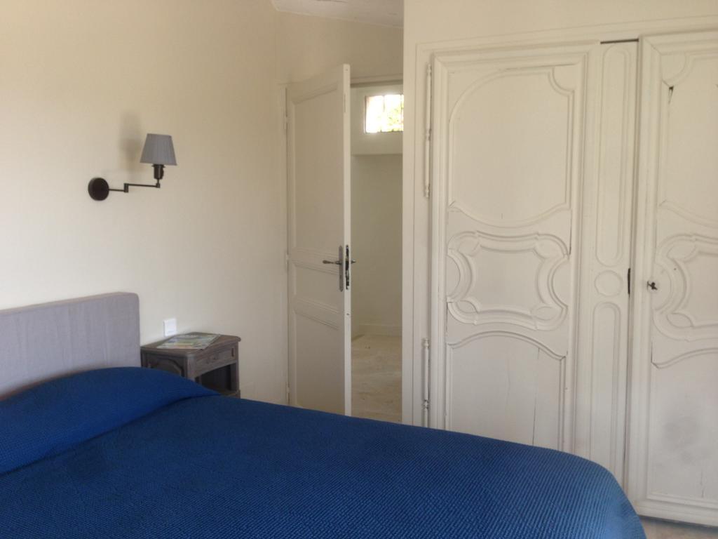 Ancienne Maison Des Gardes Lourmarin Bagian luar foto